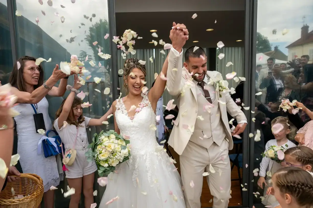 Thomas & Laura photo 1